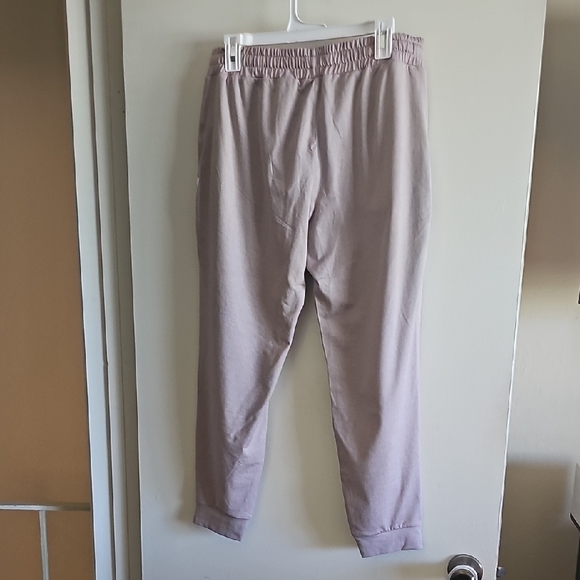 Vuori Womens Performace Joggers - Picture 3 of 3